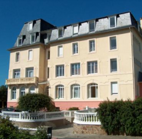Гостиница Residence des Bains  Карантек